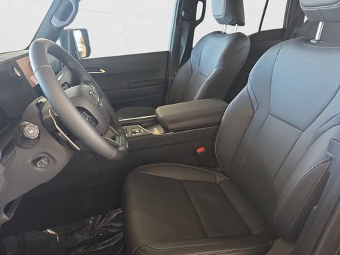 New 2026 Lexus GX 550 w/ Accessory Package (2T) image 17