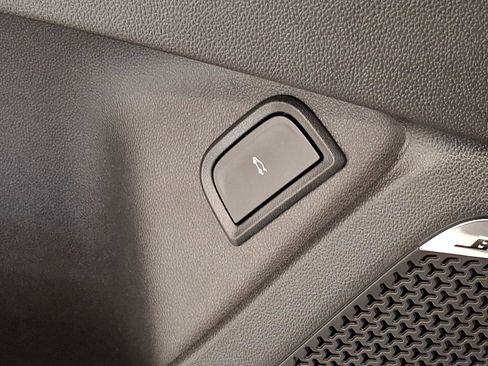 Used 2025 Chevrolet Blazer EV RS image 25