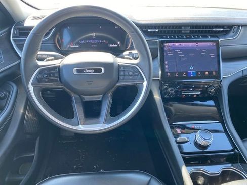 Used 2023 Jeep Grand Cherokee Limited AWD/4WD image 7