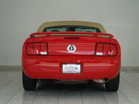 Used 2006 Ford Mustang Convertible RWD image 6