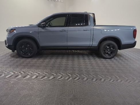 New 2026 Honda Ridgeline Black Edition image 3