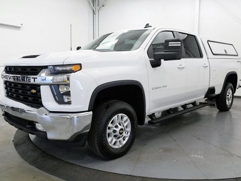 Used 2021 Chevrolet Silverado 2500 LT w/ Convenience Package AWD/4WD image 3