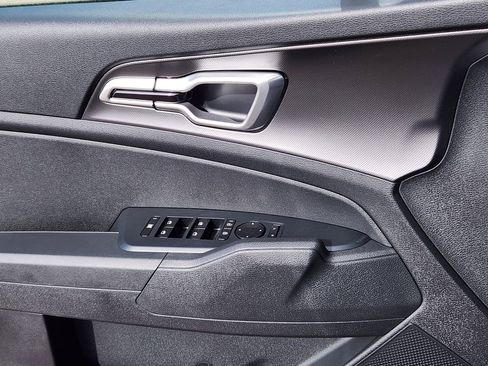 New 2026 Kia Sportage S image 6
