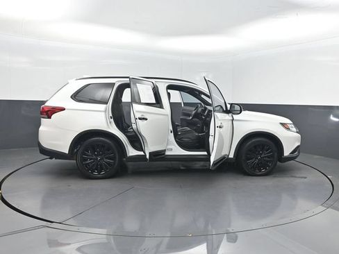 Used 2020 Mitsubishi Outlander LE FWD image 33