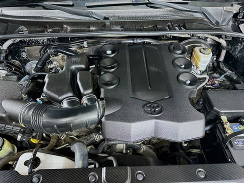 Used 2017 Toyota 4Runner SR5 image 31