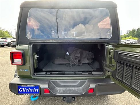 Used 2024 Jeep Wrangler Unlimited image 24