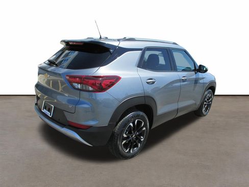 Used 2022 Chevrolet TrailBlazer LT w/ Sun and Liftgate Package AWD/4WD image 3