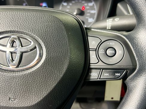 Used 2025 Toyota Corolla LE FWD image 18