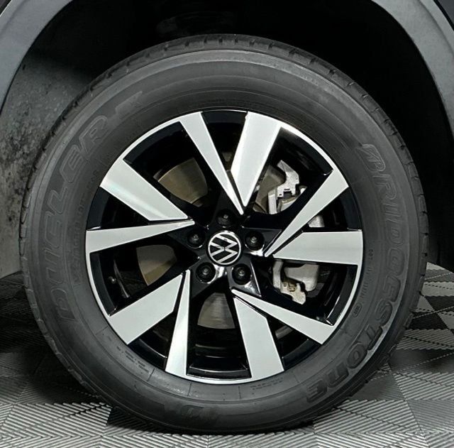 Used 2022 Volkswagen Atlas Cross Sport SE FWD image 8