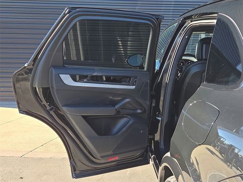 New 2026 Porsche Cayenne E-Hybrid image 17