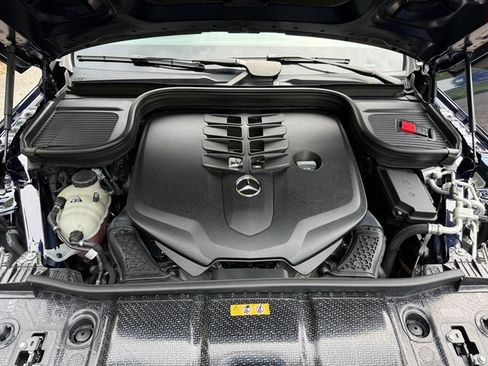 Used 2021 Mercedes-Benz GLS 580 4MATIC image 9