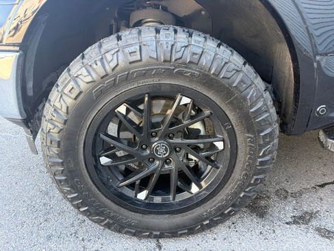 Used 2018 Ford F150 Lariat w/ Equipment Group 502A Luxury AWD/4WD image 13