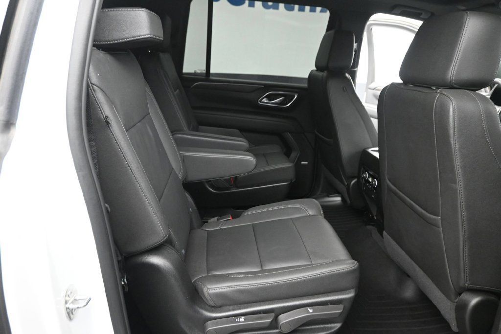 Used 2024 Chevrolet Suburban Z71 w/ Luxury Package AWD/4WD image 10