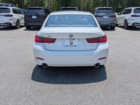 Used 2025 BMW 330i xDrive Sedan w/ Convenience Package AWD/4WD image 4