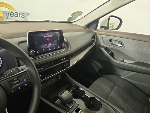 Used 2023 Nissan Rogue SV image 24