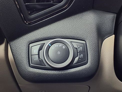 Used 2018 Ford Escape SEL image 18