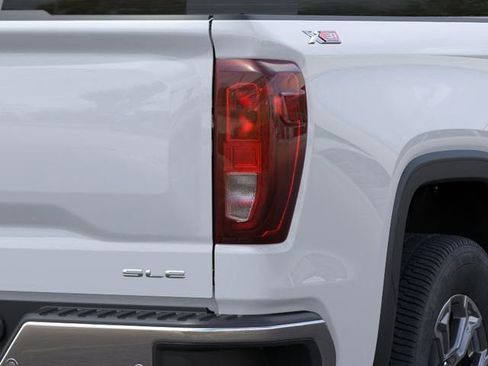 New 2026 GMC Sierra 1500 SLE AWD/4WD image 11