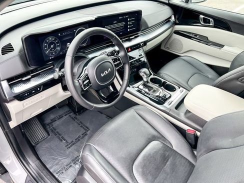 Certified 2024 Kia Carnival SX Prestige image 16