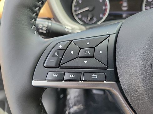 New 2025 Nissan Sentra SV w/ SV Premium Package image 5