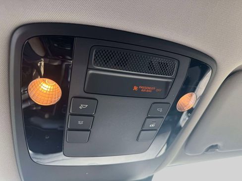 Used 2024 Kia Carnival LX image 29