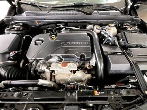 Used 2018 Chevrolet Malibu LT image 20