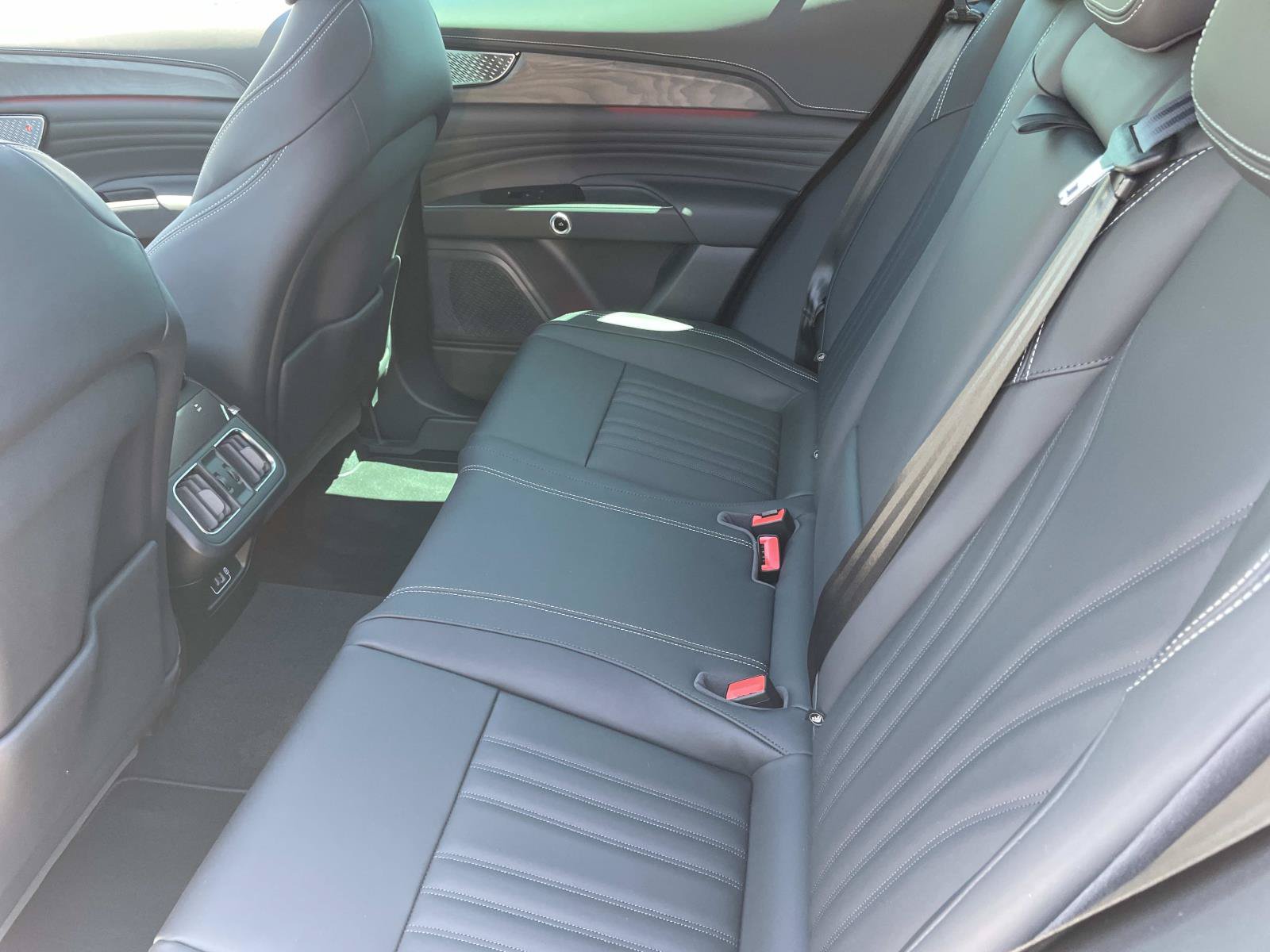 Used 2025 Maserati Grecale Modena AWD/4WD image 25