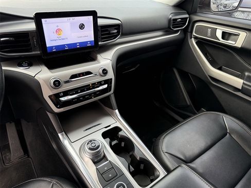 Used 2021 Ford Explorer XLT w/ Equipment Group 202A image 22