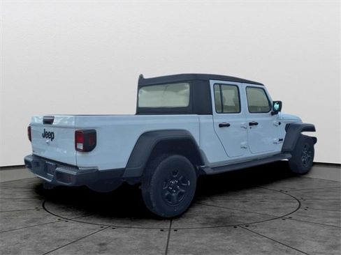 Used 2023 Jeep Gladiator Sport image 4