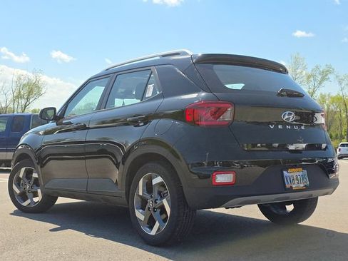 Used 2026 Hyundai Venue SEL FWD image 14