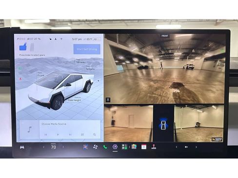 Used 2024 Tesla Cybertruck AWD Crew Cab image 34