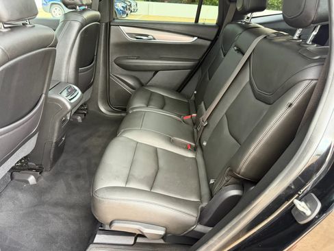 Used 2021 Cadillac XT6 Luxury AWD/4WD image 12