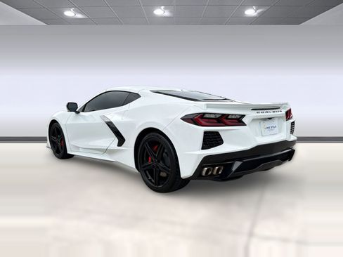 Used 2026 Chevrolet Corvette Stingray Coupe w/ 1LT RWD image 3