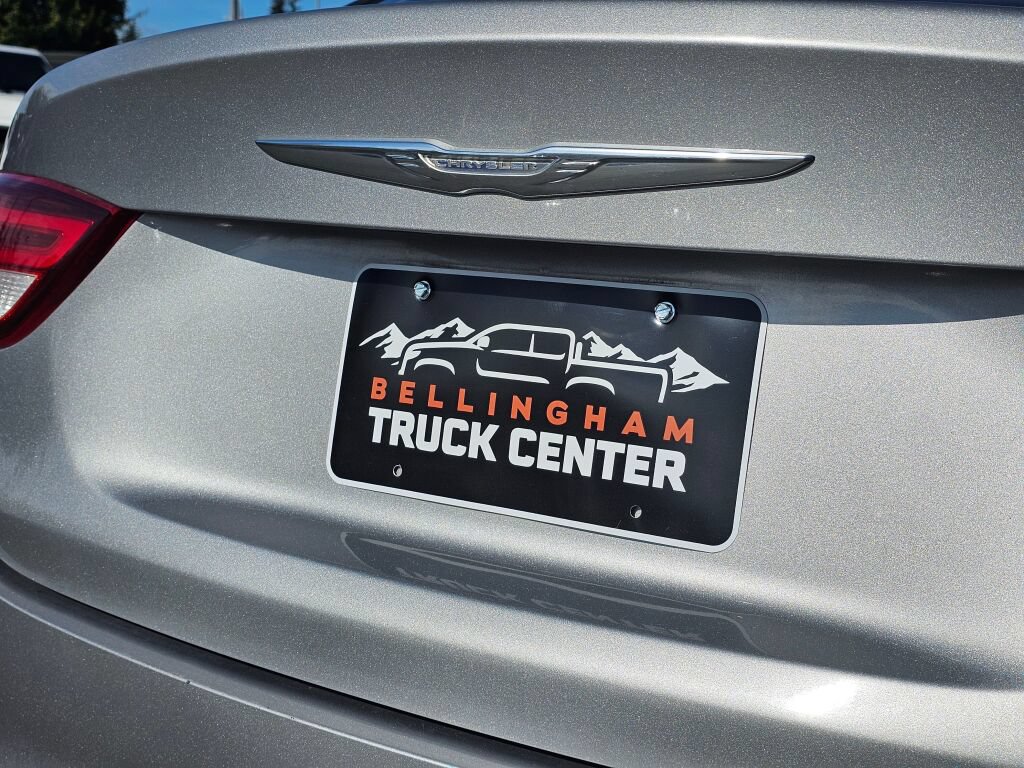 Used 2016 Chrysler 200 LX FWD image 14