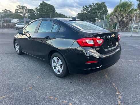 Used 2018 Chevrolet Cruze LS FWD image 3