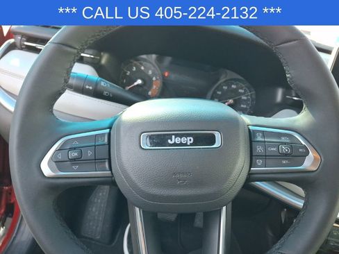 Used 2025 Jeep Compass Limited image 24