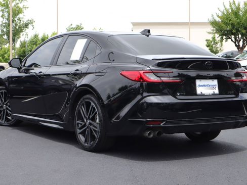 Used 2025 Toyota Camry XSE FWD image 3