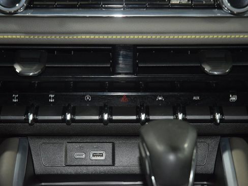 Used 2023 Chevrolet Colorado ZR2 w/ ZR2 Convenience Package III image 37