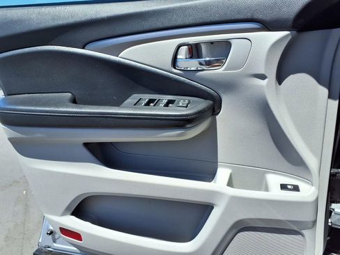 Used 2021 Honda Pilot EX image 26