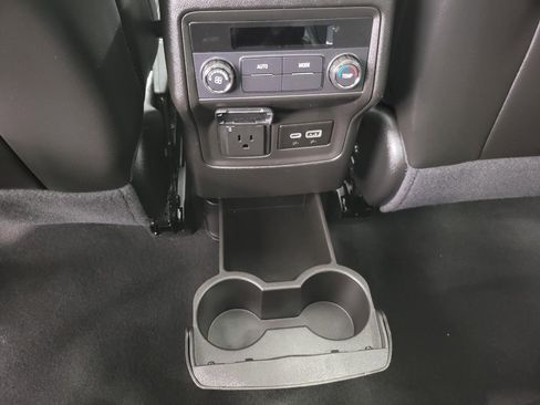 Used 2023 GMC Acadia SLT w/ Elevation Edition image 23