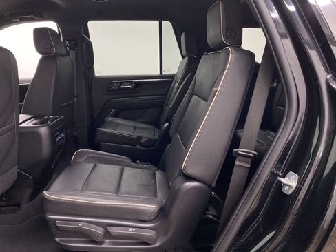 Used 2025 Chevrolet Tahoe Premier image 16