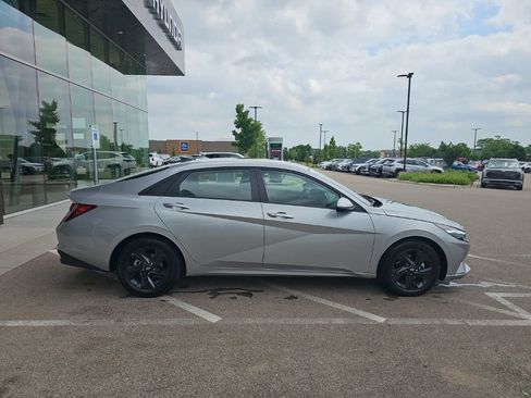 Certified 2023 Hyundai Elantra SEL FWD image 6