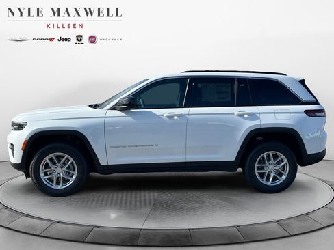 New 2025 Jeep Grand Cherokee Laredo image 13