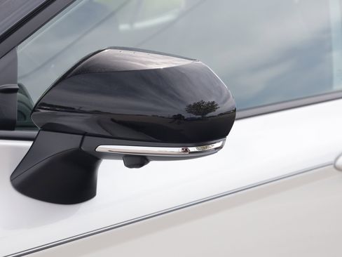 Used 2026 Toyota Camry XSE w/ Premium Plus Package image 27