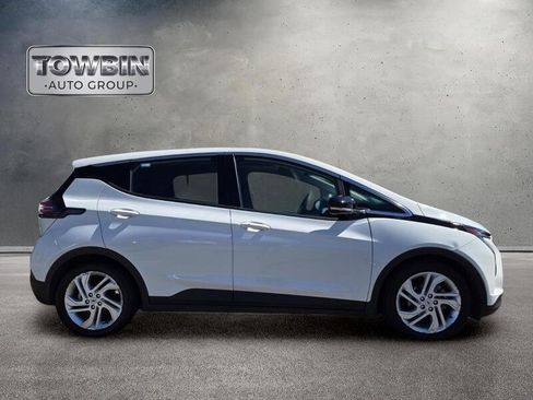 Used 2023 Chevrolet Bolt LT w/ Driver Confidence Package FWD image 3