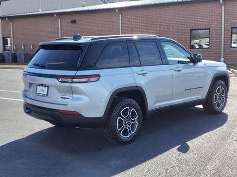 New 2023 Jeep Grand Cherokee Trailhawk image 5