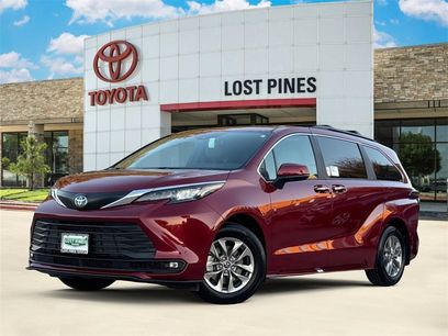Used 2025 Toyota Sienna XLE w/ XLE Plus Package