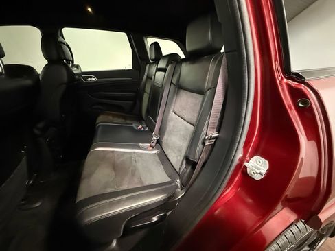 Used 2022 Jeep Grand Cherokee Laredo X AWD/4WD image 8
