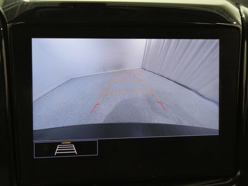 Used 2020 Chevrolet Traverse LT image 13