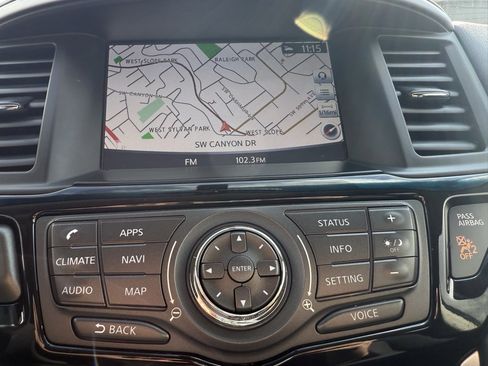 Used 2020 Nissan Pathfinder SV image 25