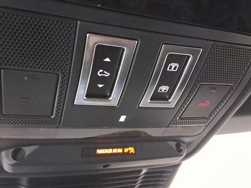 Used 2025 Land Rover Range Rover Evoque S image 17